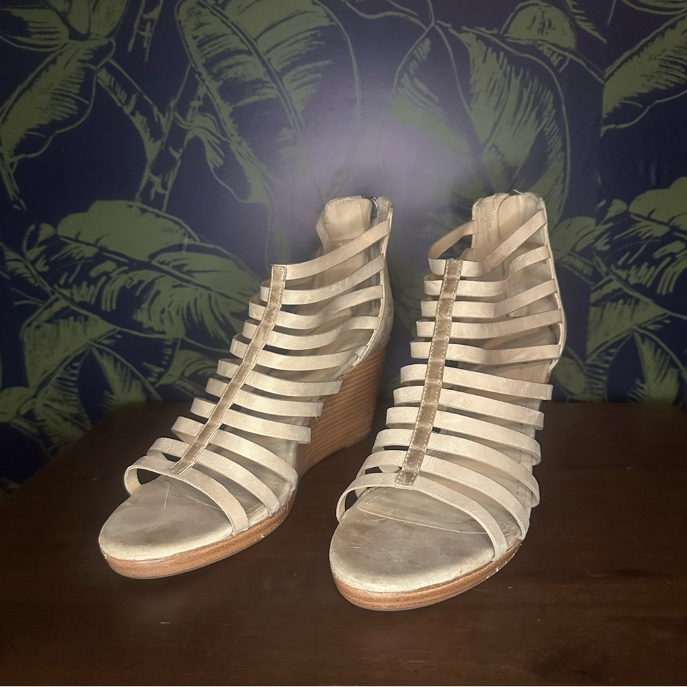 Johnston & Murphy Geneva Wedge